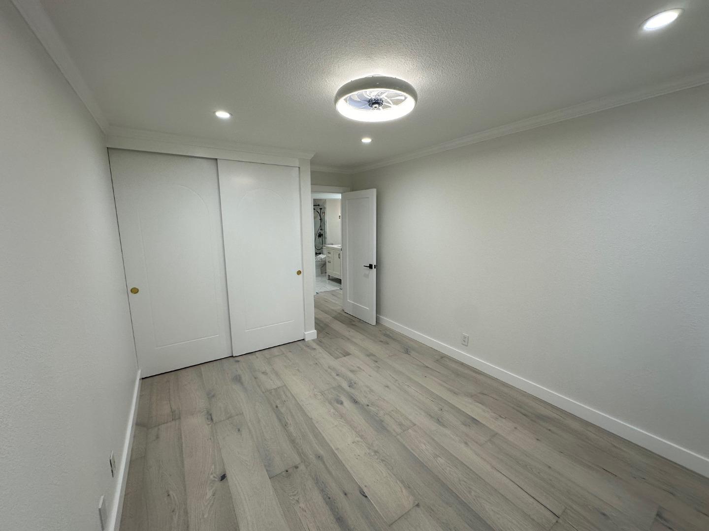 Detail Gallery Image 21 of 26 For 1701 San Carlos Ave #5,  San Carlos,  CA 94070 - 2 Beds | 2 Baths