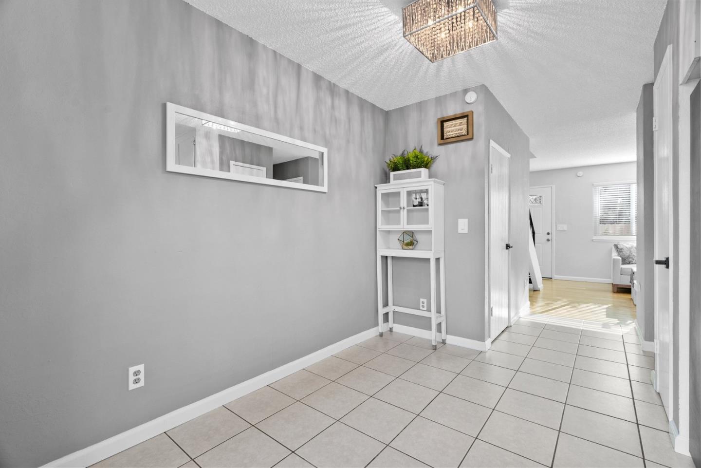 Detail Gallery Image 5 of 29 For 18224 Hale Ave #E,  Morgan Hill,  CA 95037 - 2 Beds | 1/1 Baths
