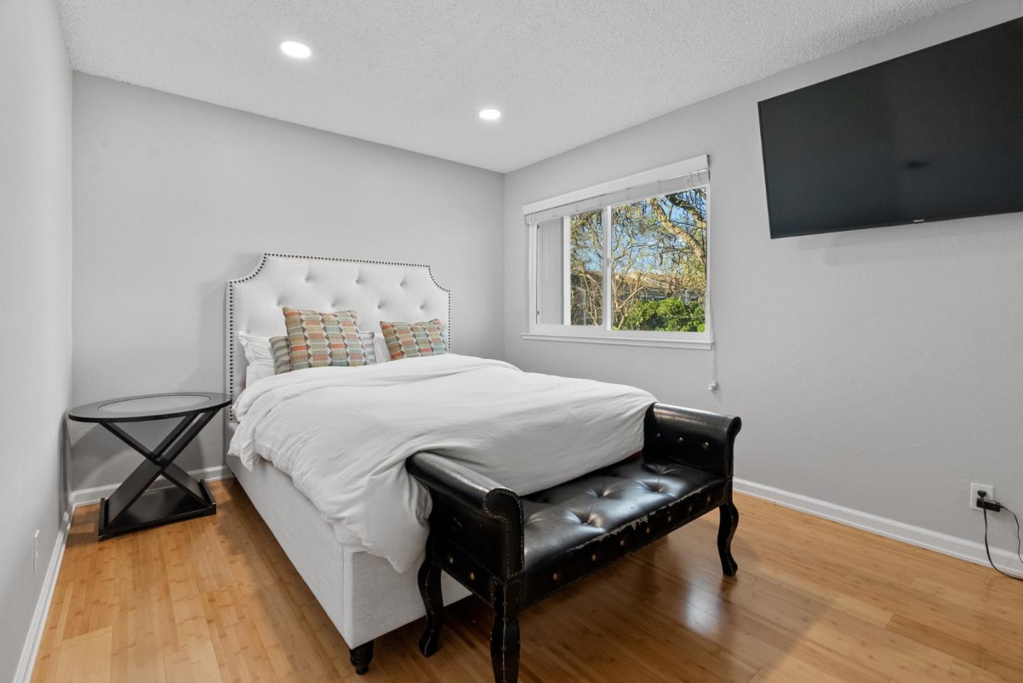 Detail Gallery Image 8 of 29 For 18224 Hale Ave #E,  Morgan Hill,  CA 95037 - 2 Beds | 1/1 Baths