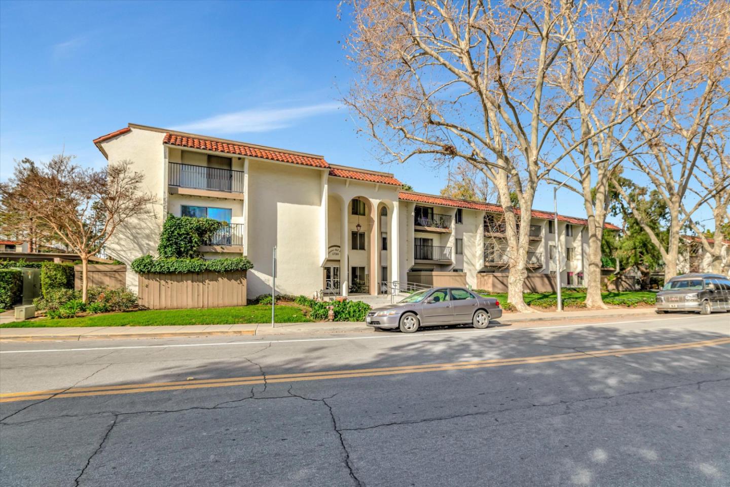 Detail Gallery Image 1 of 1 For 1720 Halford Ave #233,  Santa Clara,  CA 95051 - 1 Beds | 1 Baths