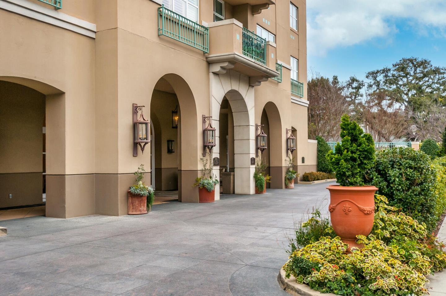 Detail Gallery Image 8 of 12 For 1 Baldwin Ave #707,  San Mateo,  CA 94401 - 1 Beds | 1 Baths