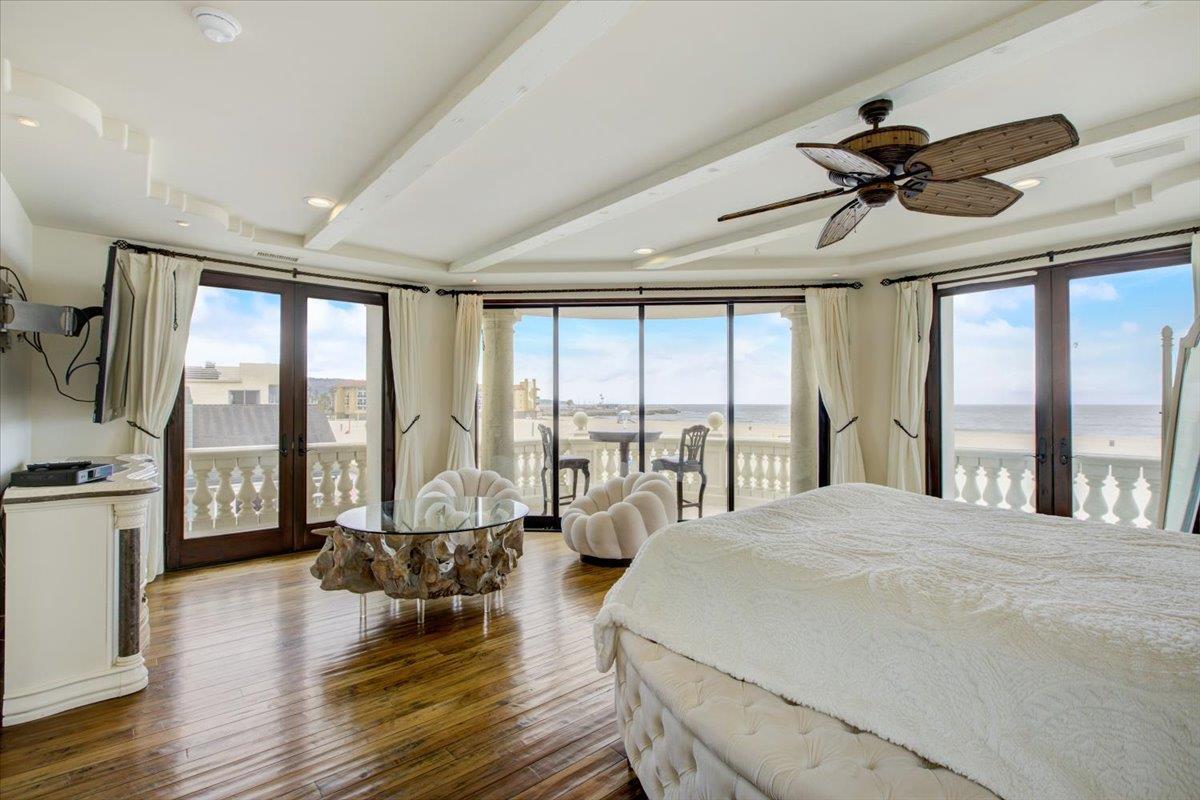 Detail Gallery Image 25 of 62 For 100 the Strand, Hermosa Beach,  CA 90254 - 5 Beds | 4/1 Baths