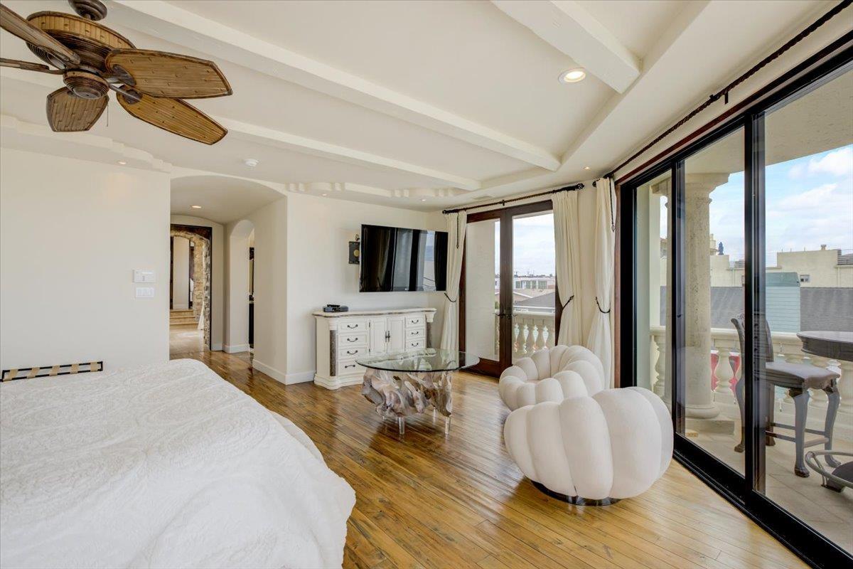 Detail Gallery Image 26 of 62 For 100 the Strand, Hermosa Beach,  CA 90254 - 5 Beds | 4/1 Baths