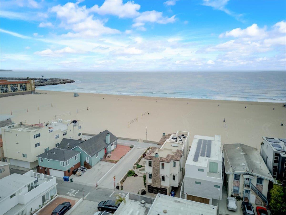 Detail Gallery Image 54 of 62 For 100 the Strand, Hermosa Beach,  CA 90254 - 5 Beds | 4/1 Baths