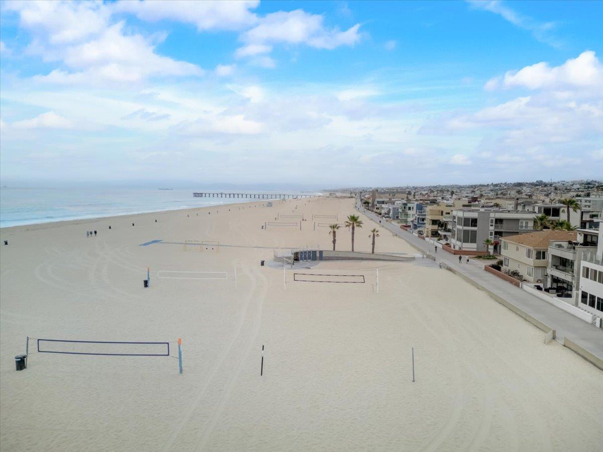 Detail Gallery Image 57 of 62 For 100 the Strand, Hermosa Beach,  CA 90254 - 5 Beds | 4/1 Baths