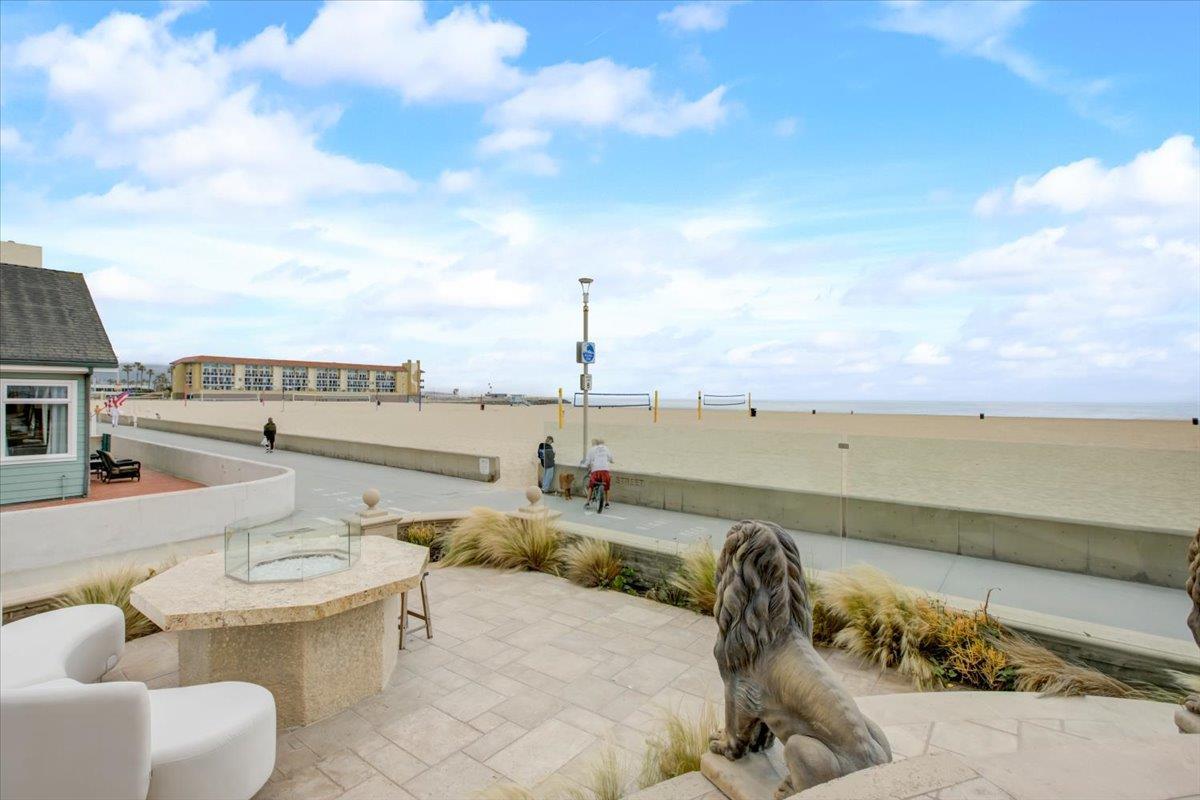 Detail Gallery Image 7 of 62 For 100 the Strand, Hermosa Beach,  CA 90254 - 5 Beds | 4/1 Baths
