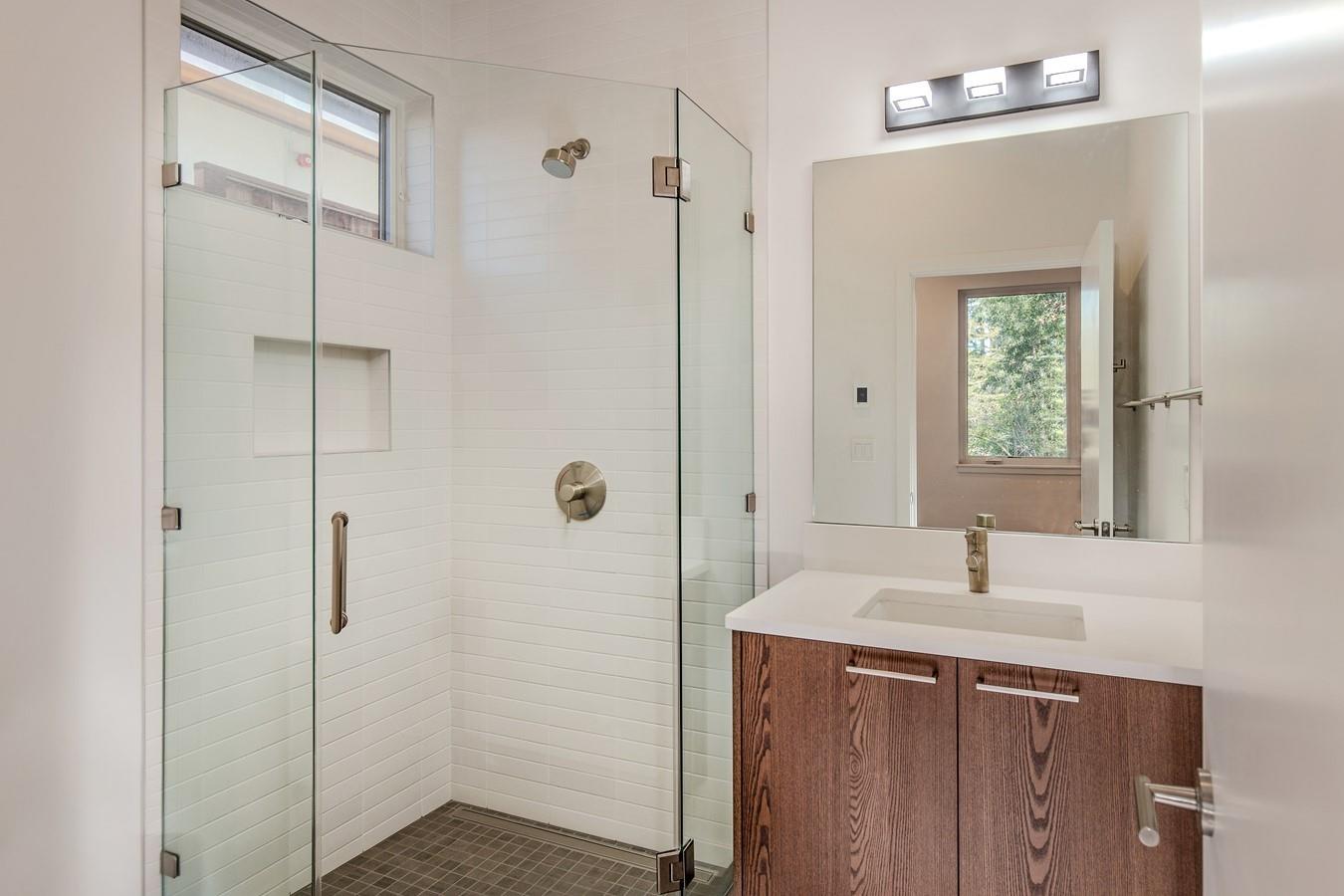 Detail Gallery Image 32 of 34 For 8 Cardinal Ct, Menlo Park,  CA 94025 - 5 Beds | 4/1 Baths