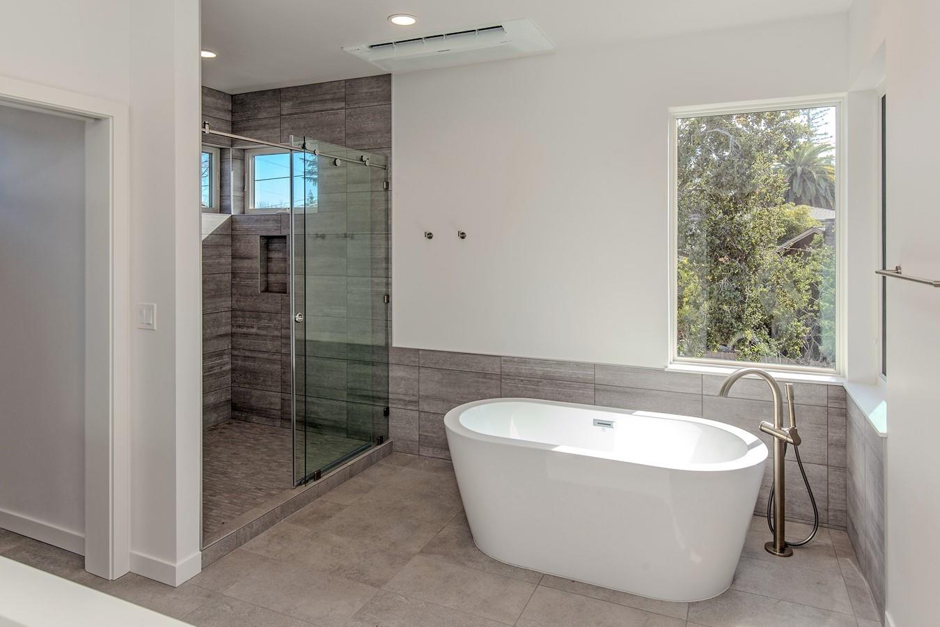 Detail Gallery Image 33 of 34 For 8 Cardinal Ct, Menlo Park,  CA 94025 - 5 Beds | 4/1 Baths