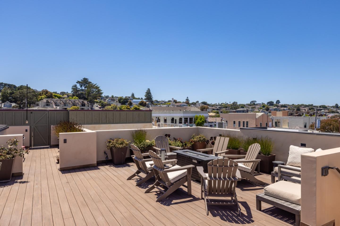 Detail Gallery Image 21 of 34 For 575 Foam St #C,  Monterey,  CA 93940 - 3 Beds | 2 Baths