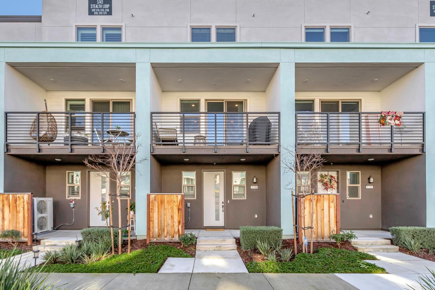 Detail Gallery Image 1 of 1 For 5759 Stealth Loop, San Jose,  CA 95119 - 2 Beds | 2/1 Baths