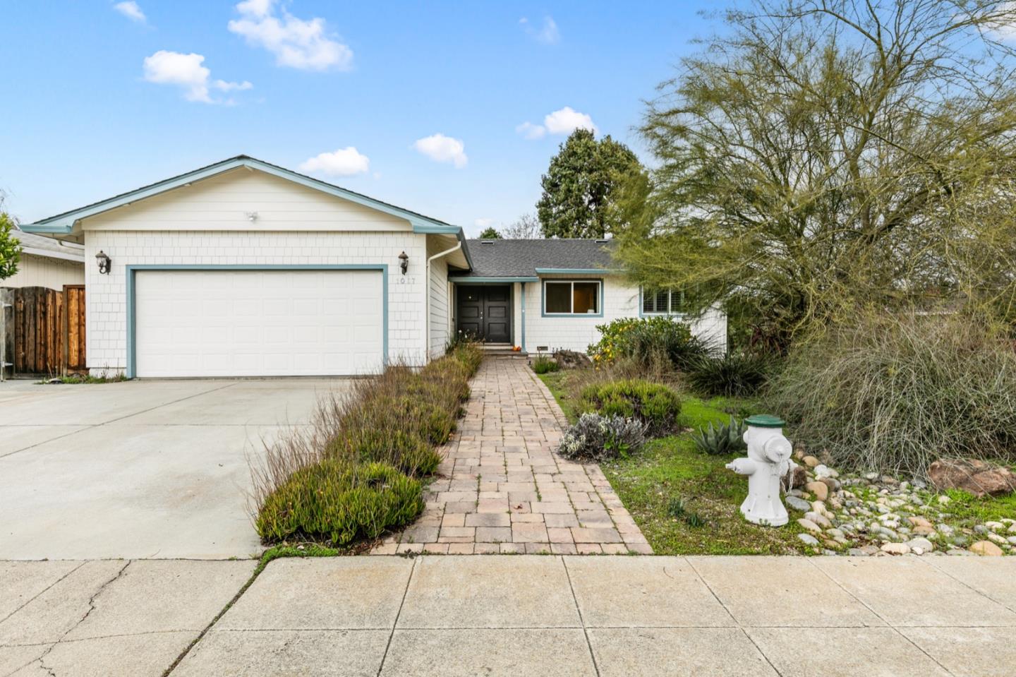 Detail Gallery Image 1 of 1 For 1067 Marigold Ct, Sunnyvale,  CA 94086 - 4 Beds | 2 Baths