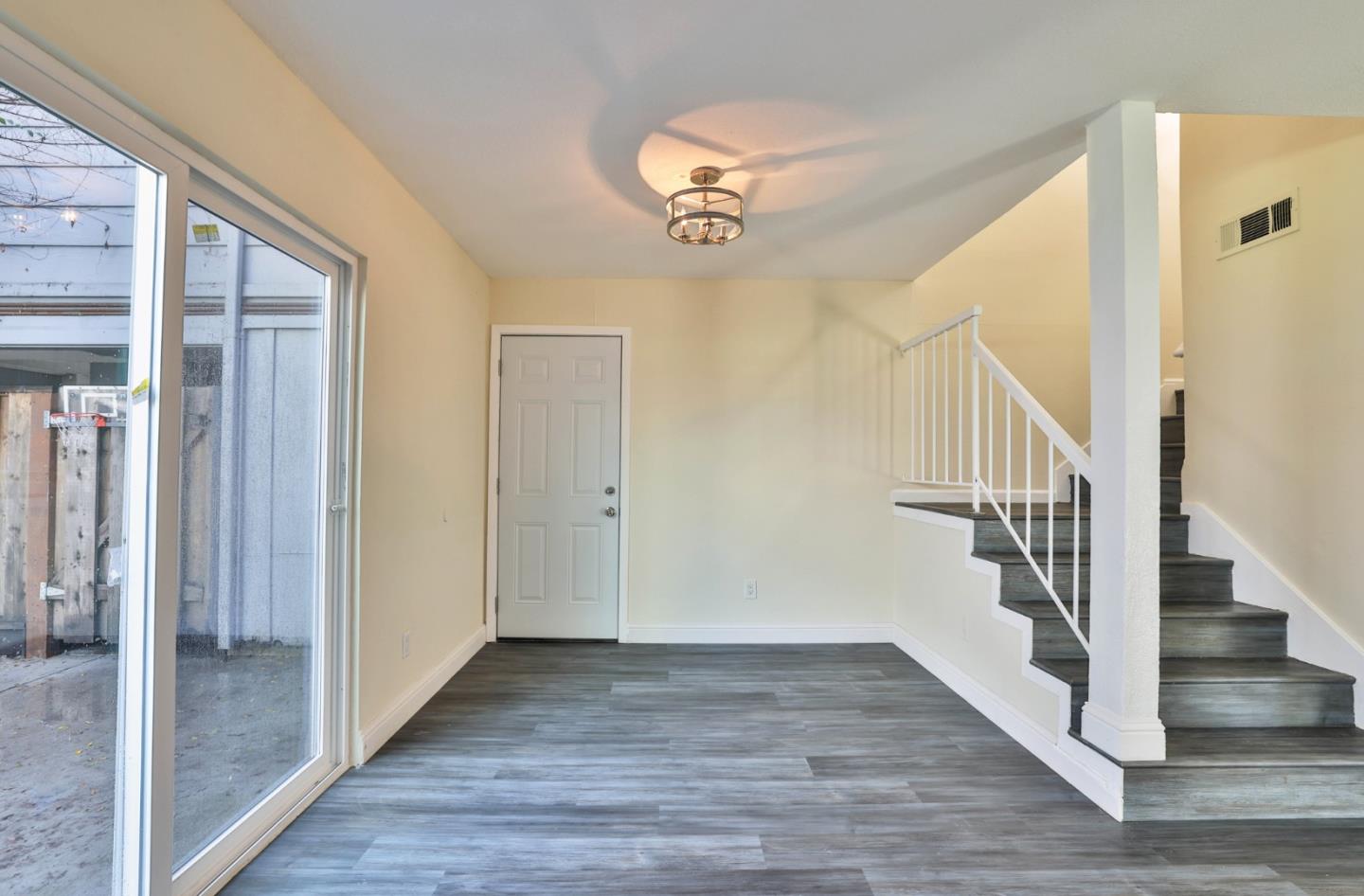 Detail Gallery Image 10 of 33 For 3229 Sieber Way, San Jose,  CA 95111 - 3 Beds | 1/1 Baths