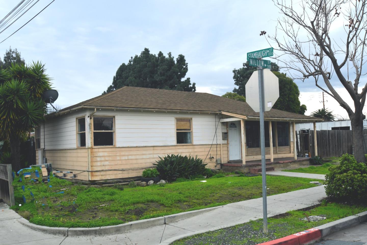 Detail Gallery Image 1 of 1 For 538 Willow St, Redwood City,  CA 94063 - 2 Beds | 1 Baths