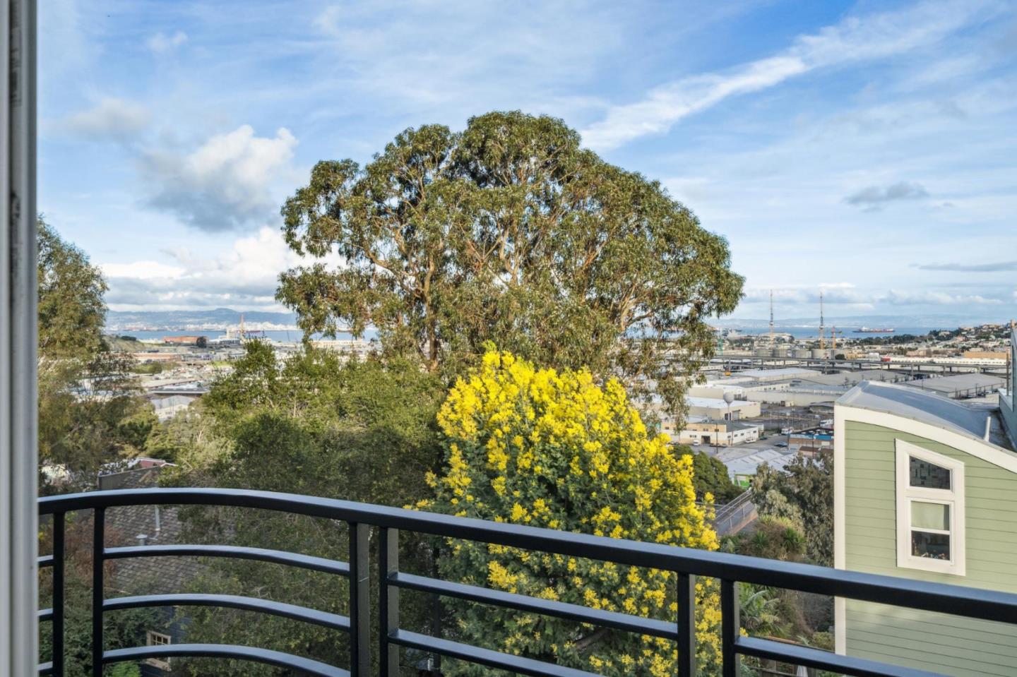 Detail Gallery Image 18 of 41 For 162 Brewster St, San Francisco,  CA 94110 - 3 Beds | 2/1 Baths