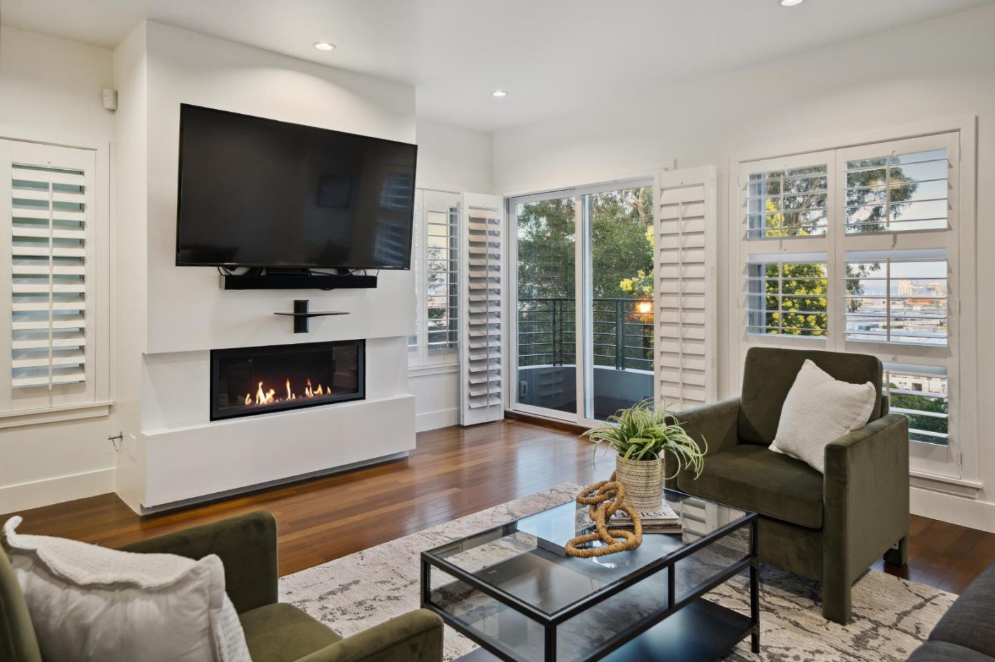 Detail Gallery Image 33 of 41 For 162 Brewster St, San Francisco,  CA 94110 - 3 Beds | 2/1 Baths