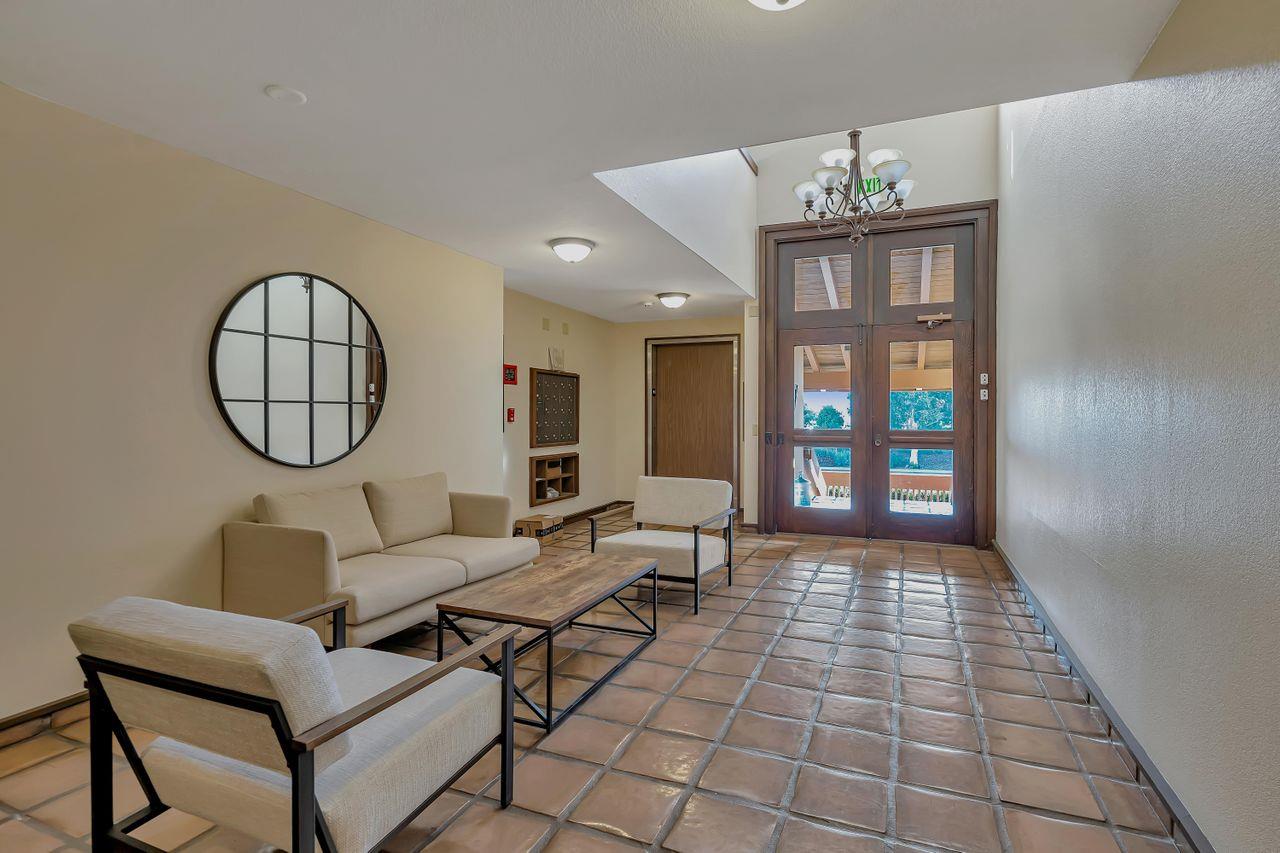 Detail Gallery Image 4 of 28 For 456 Mariners Island Blvd #215,  San Mateo,  CA 94404 - 1 Beds | 1 Baths