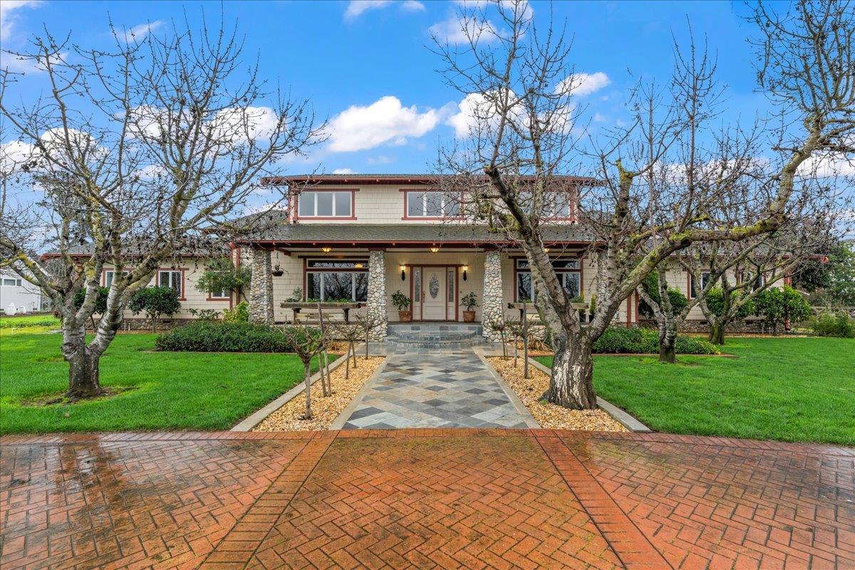 2950 Leavesley Road, Gilroy, CA 