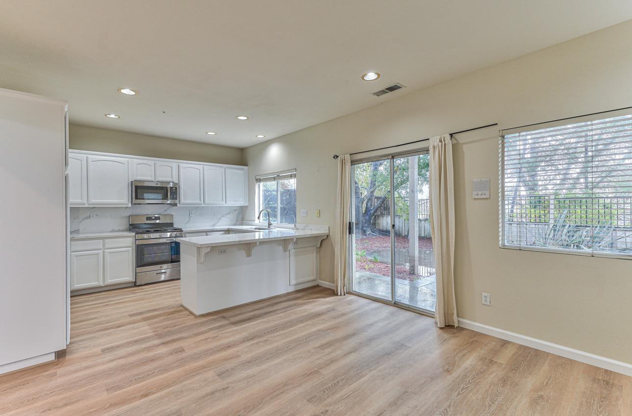 Detail Gallery Image 1 of 1 For 25235 Azalea Ct, Salinas,  CA 93908 - 4 Beds | 2/1 Baths