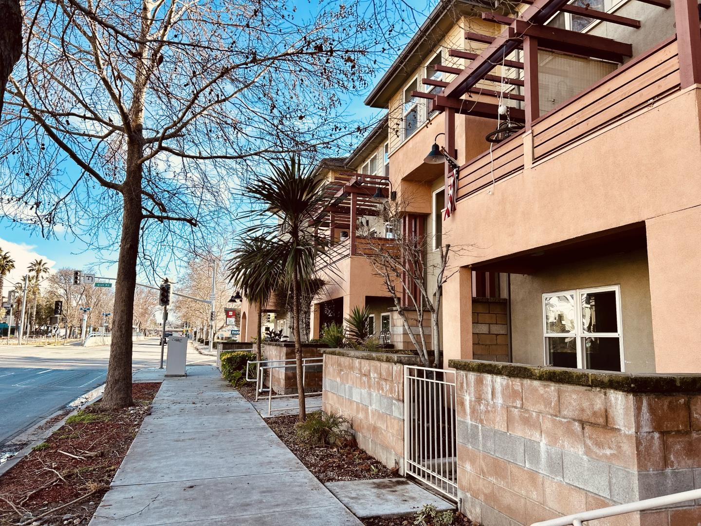 Front Image Thumbnail for ML81953328