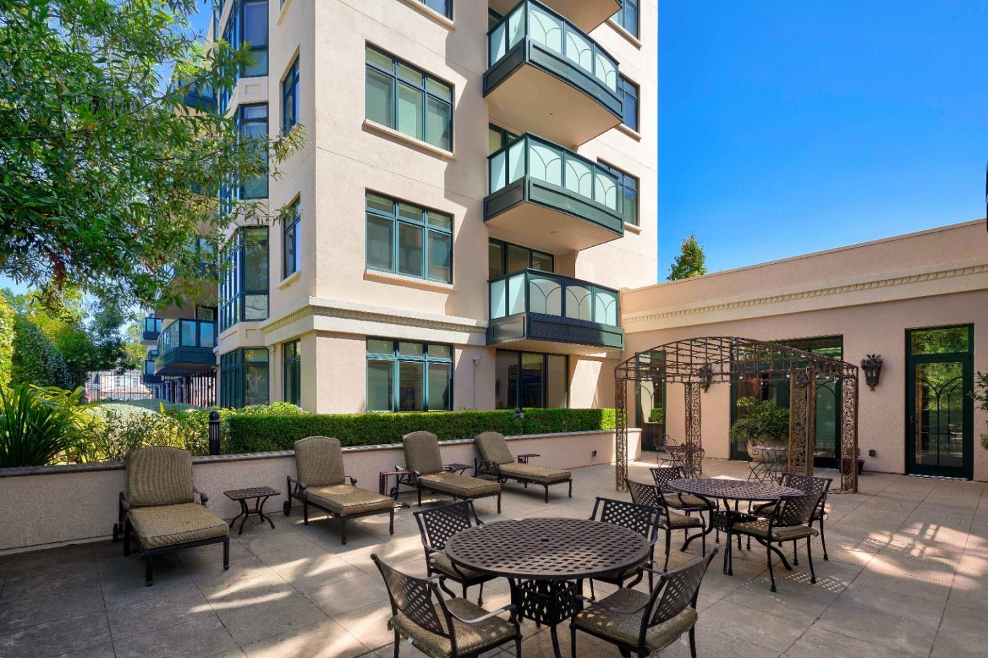 Detail Gallery Image 11 of 20 For 10 Crystal Springs Rd #2413,  San Mateo,  CA 94402 - 2 Beds | 2 Baths