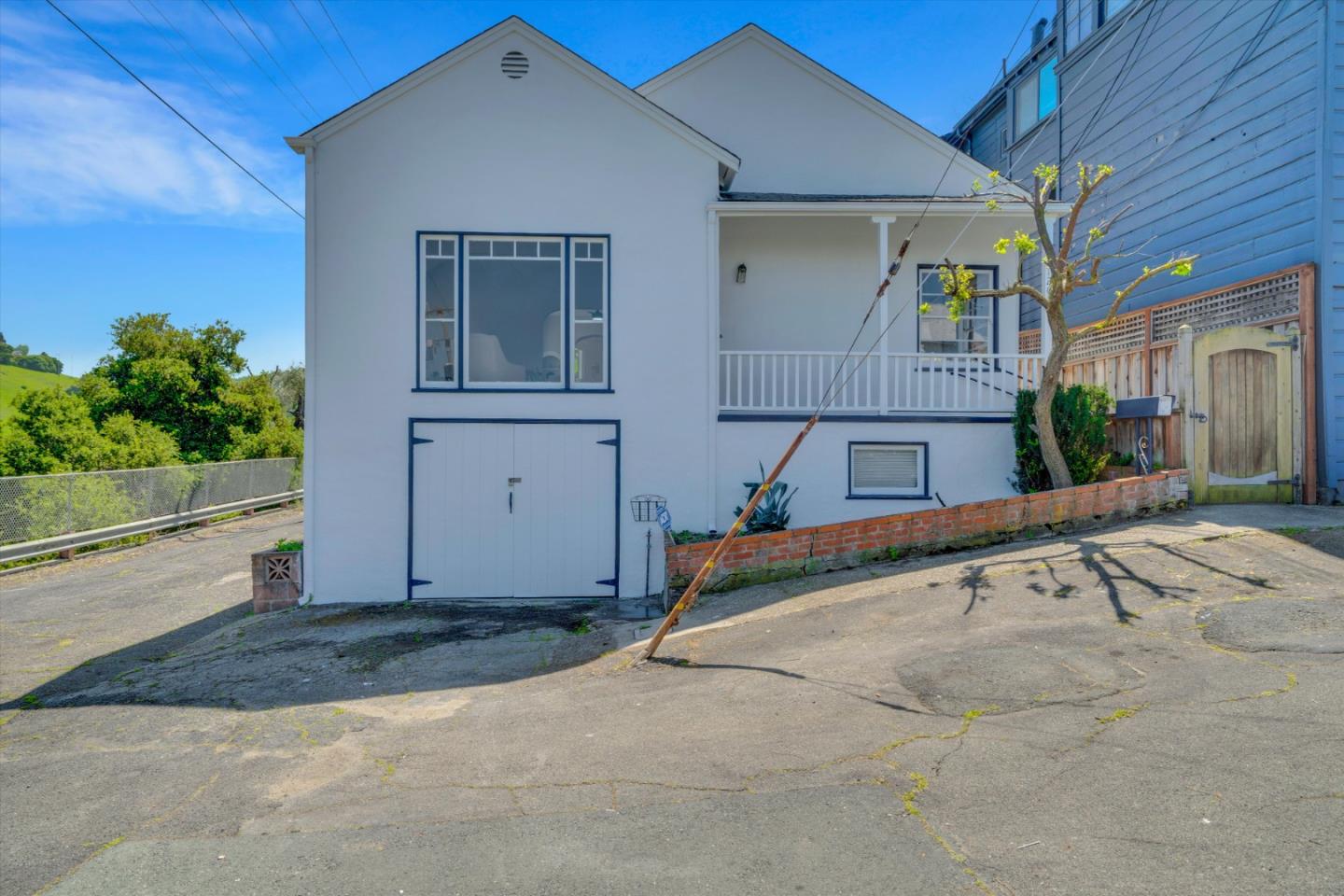 Photo of 1207 Flora St in Crockett, CA