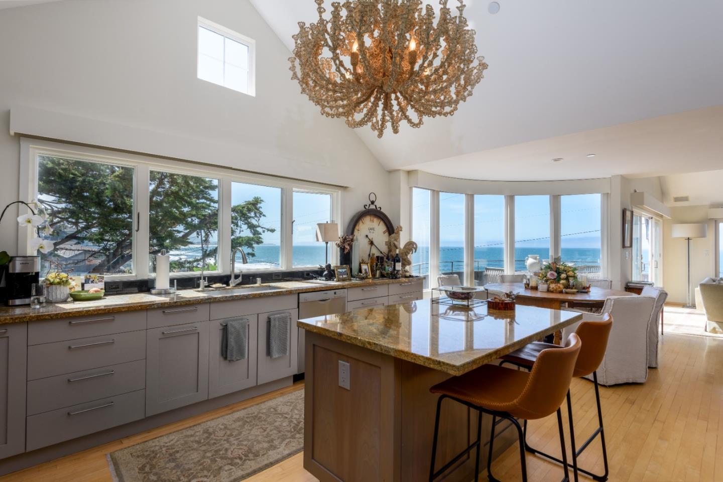 Detail Gallery Image 8 of 35 For 215 Mirada Rd, Half Moon Bay,  CA 94019 - 5 Beds | 5 Baths