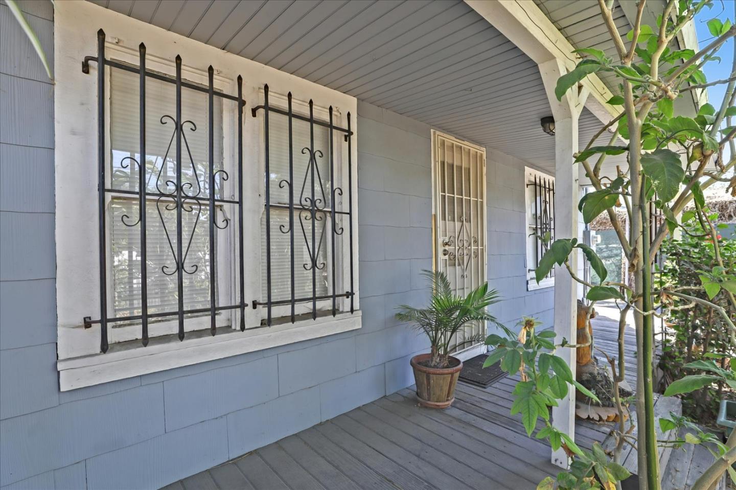 Detail Gallery Image 7 of 34 For 212 Sunol St, San Jose,  CA 95126 - 2 Beds | 1 Baths