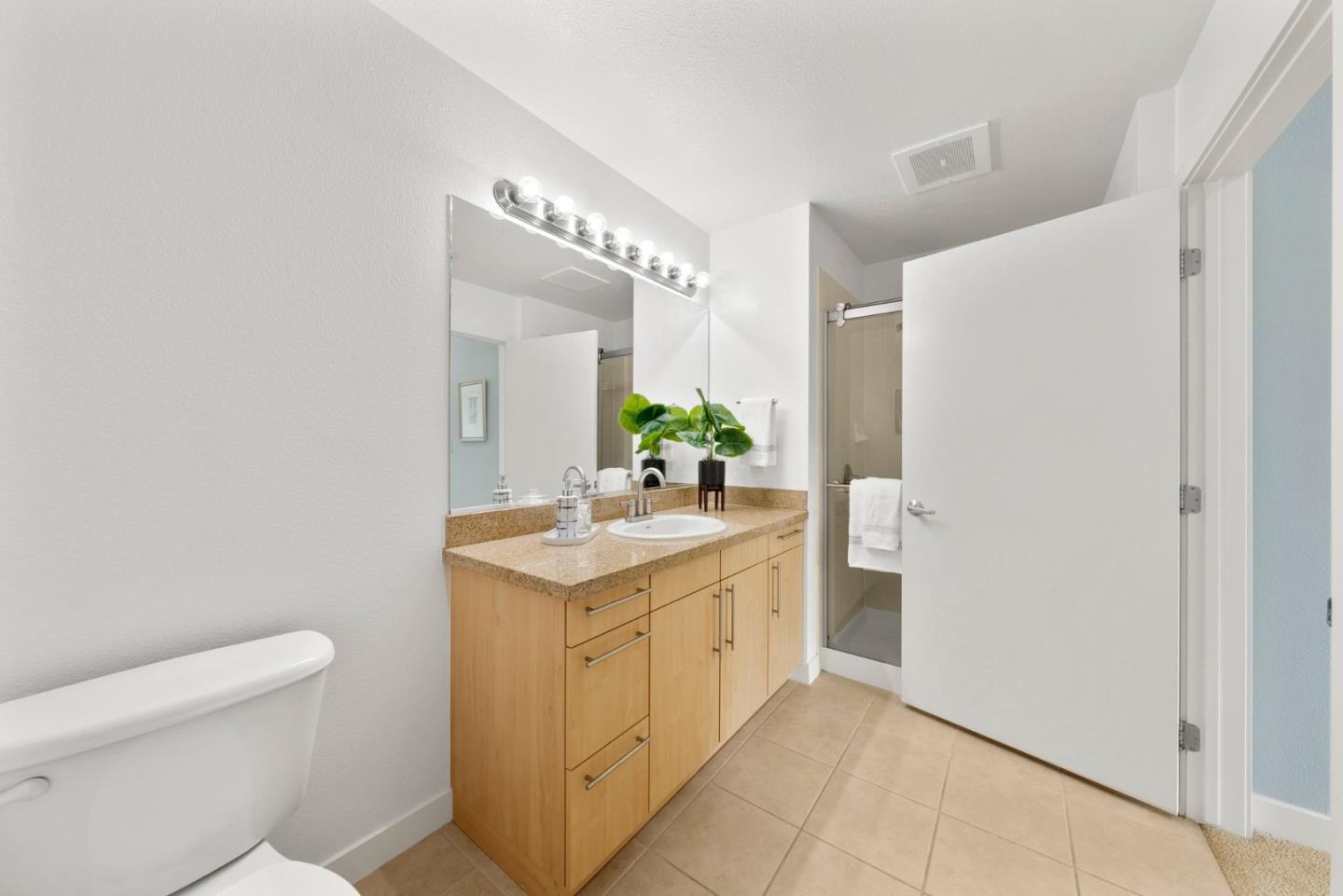 Detail Gallery Image 17 of 75 For 88 Bush St #4106,  San Jose,  CA 95126 - 2 Beds | 2 Baths