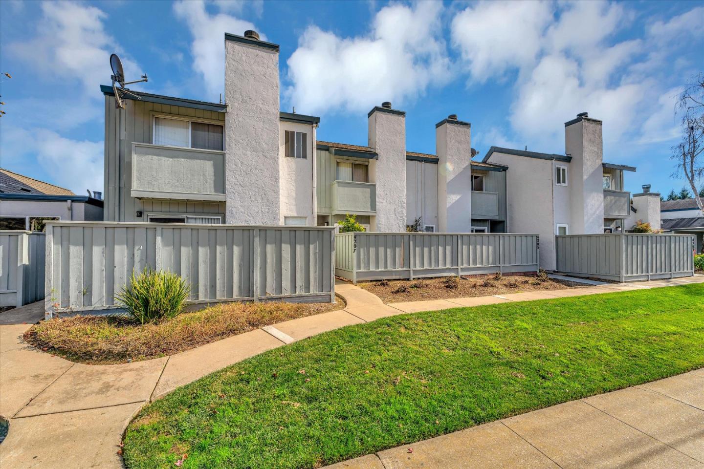 Detail Gallery Image 1 of 1 For 4205 Sea Pines Ct, Capitola,  CA 95010 - 2 Beds | 1/1 Baths