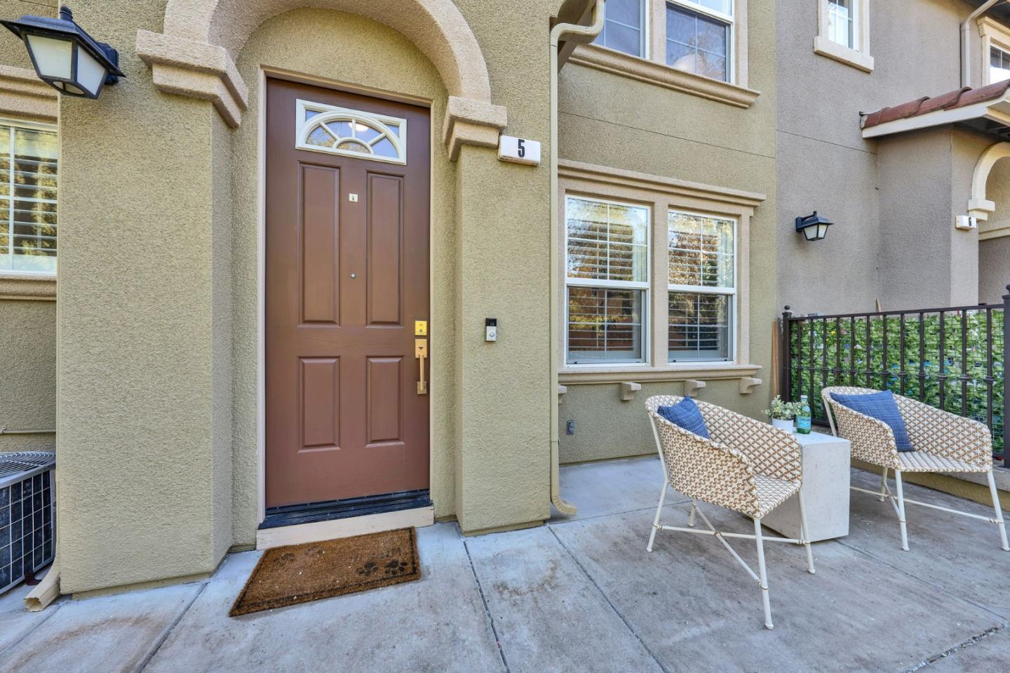 Detail Gallery Image 7 of 66 For 3405 Vittoria Pl #5,  San Jose,  CA 95136 - 3 Beds | 2/1 Baths