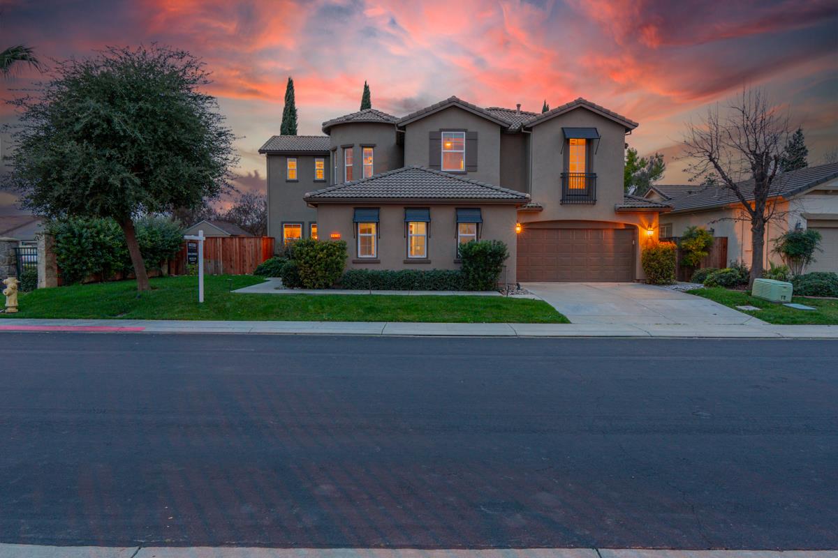 Detail Gallery Image 1 of 14 For 1434 Horizon Ln, Patterson,  CA 95363 - 5 Beds | 3 Baths
