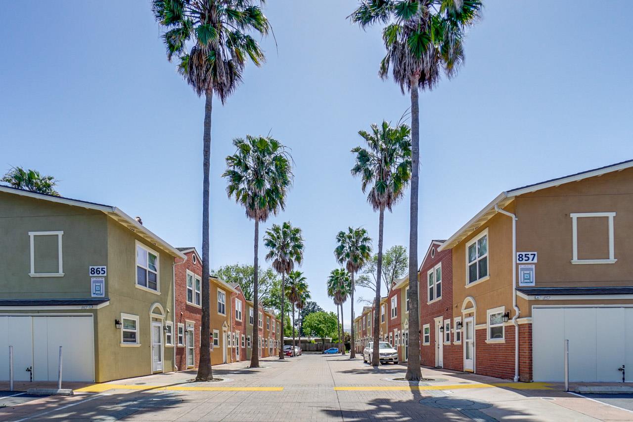 Detail Gallery Image 1 of 1 For 857 Carlisle Way #119,  Sunnyvale,  CA 94087 - 2 Beds | 2/1 Baths