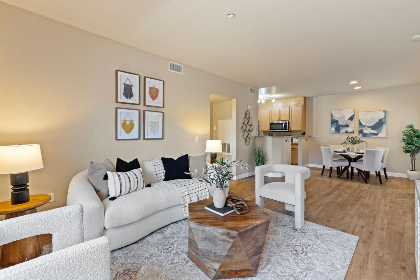 Detail Gallery Image 8 of 22 For 2177 Alum Rock Ave #139,  San Jose,  CA 95116 - 2 Beds | 2 Baths