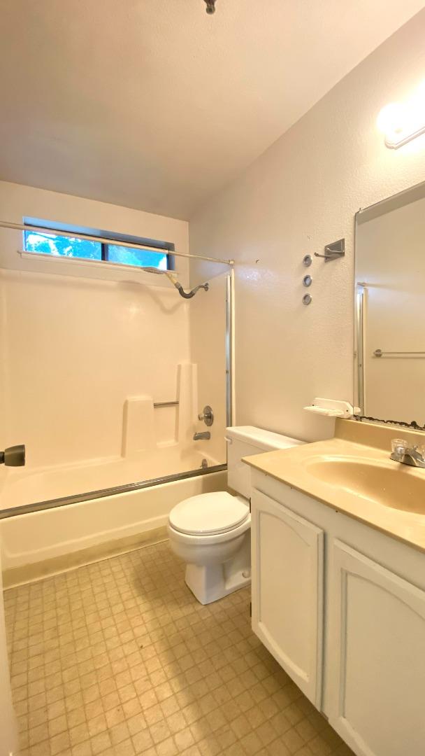 Detail Gallery Image 12 of 17 For 711 S Bayshore Blvd #22,  San Mateo,  CA 94401 - 2 Beds | 1 Baths