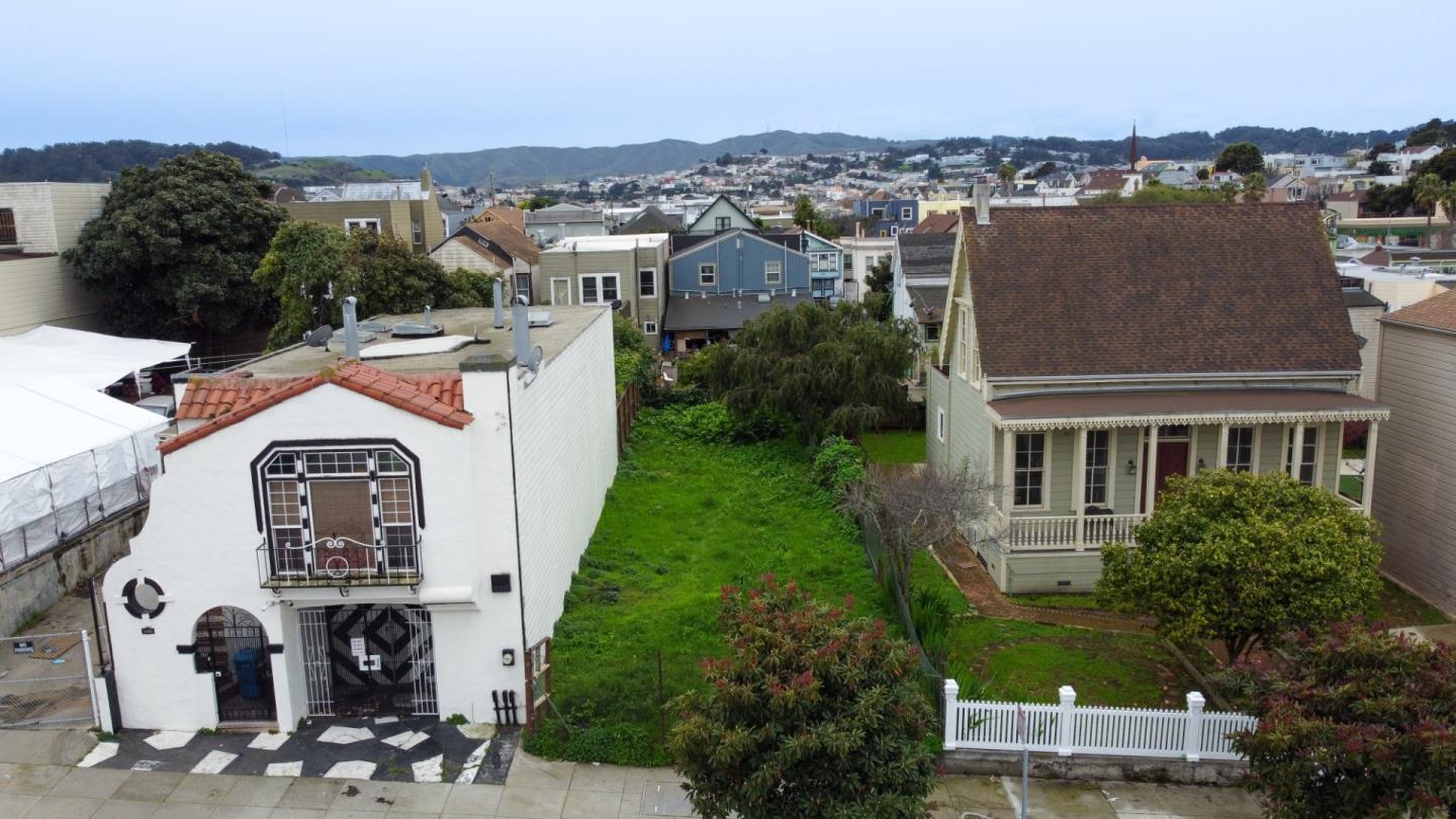 Photo of 1539 Oakdale Ave in San Francisco, CA