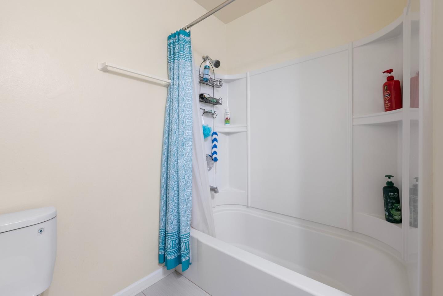 Detail Gallery Image 17 of 35 For 3045 Los Prados St #216,  San Mateo,  CA 94403 - 2 Beds | 2 Baths
