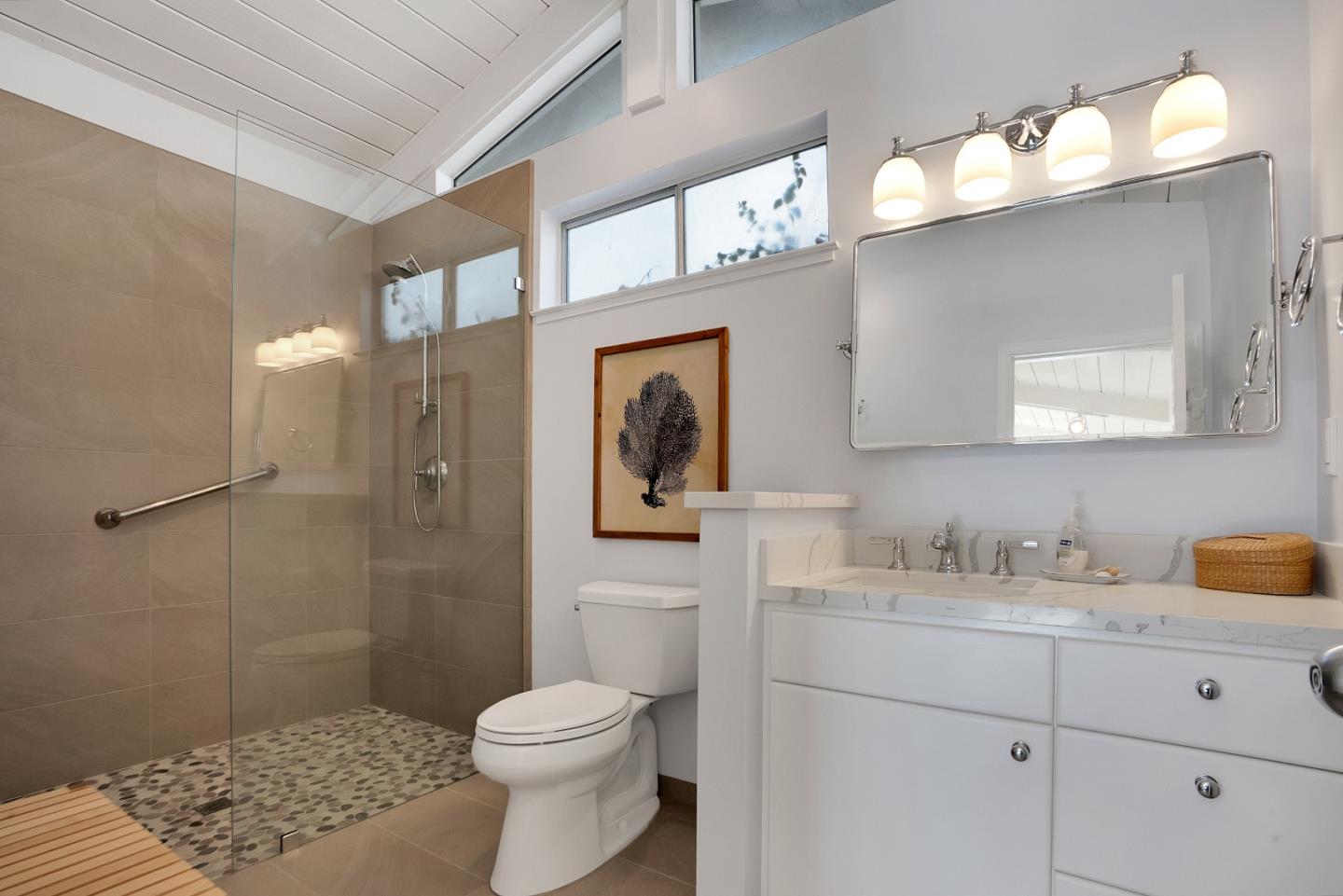 Detail Gallery Image 12 of 49 For 545 Beach Dr, Aptos,  CA 95003 - 5 Beds | 4/1 Baths