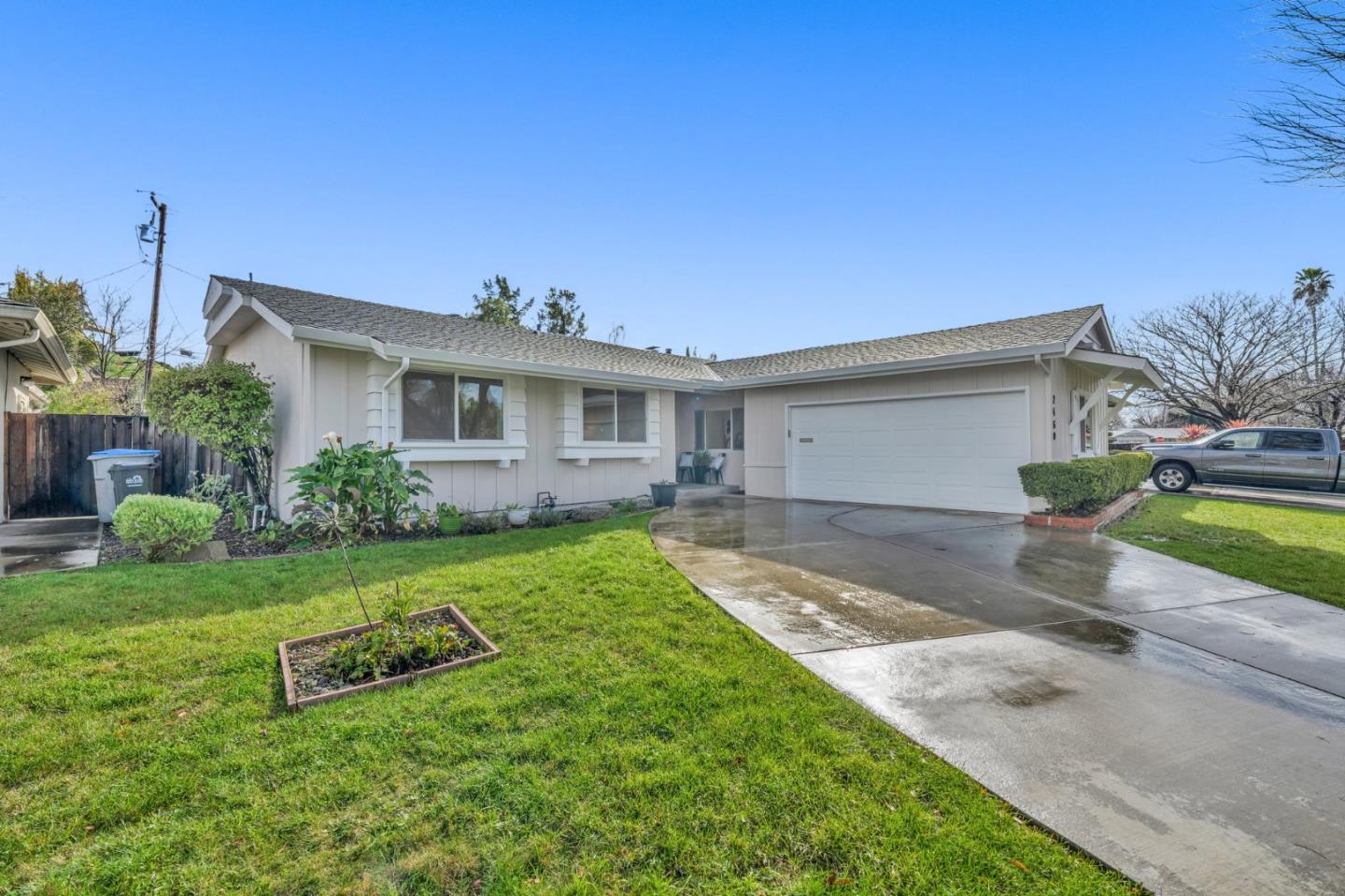Detail Gallery Image 1 of 1 For 2460 Nightingale Dr, San Jose,  CA 95125 - 4 Beds | 2/1 Baths