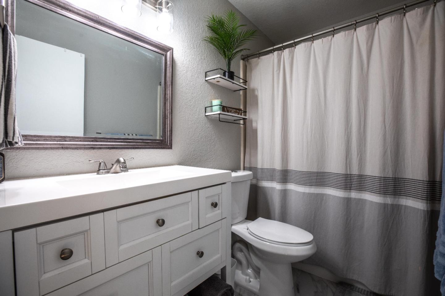 Detail Gallery Image 17 of 24 For 140 Gibson Dr #13,  Hollister,  CA 95023 - 2 Beds | 1/1 Baths