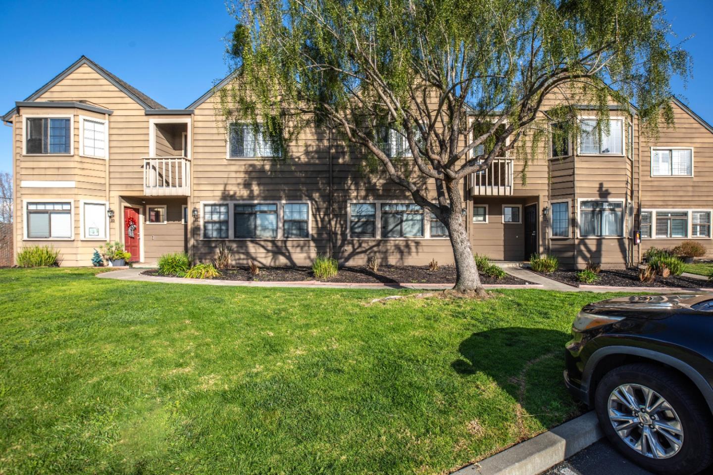 Detail Gallery Image 2 of 24 For 140 Gibson Dr #13,  Hollister,  CA 95023 - 2 Beds | 1/1 Baths