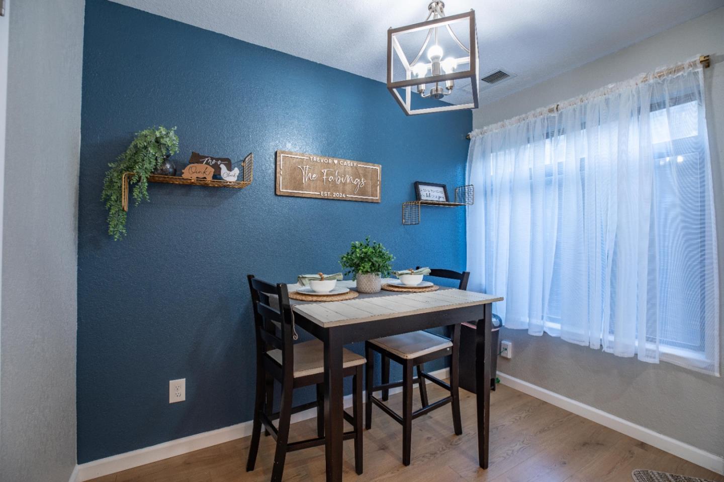 Detail Gallery Image 8 of 24 For 140 Gibson Dr #13,  Hollister,  CA 95023 - 2 Beds | 1/1 Baths