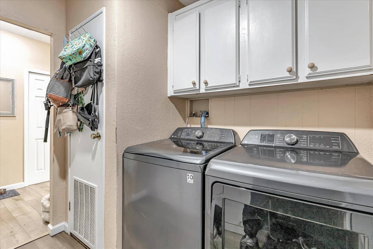 Detail Gallery Image 23 of 34 For 2151 Oakland Rd #38,  San Jose,  CA 95131 - 3 Beds | 2 Baths