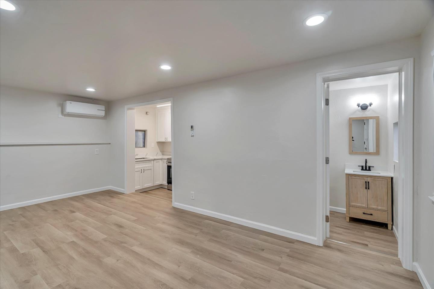 Detail Gallery Image 9 of 16 For 9 S 26th St, San Jose,  CA 95116 - 1 Beds | 1 Baths