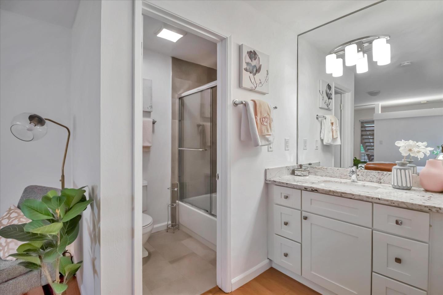 Detail Gallery Image 12 of 19 For 255 S Rengstorff Ave #161,  Mountain View,  CA 94040 - 1 Beds | 1 Baths