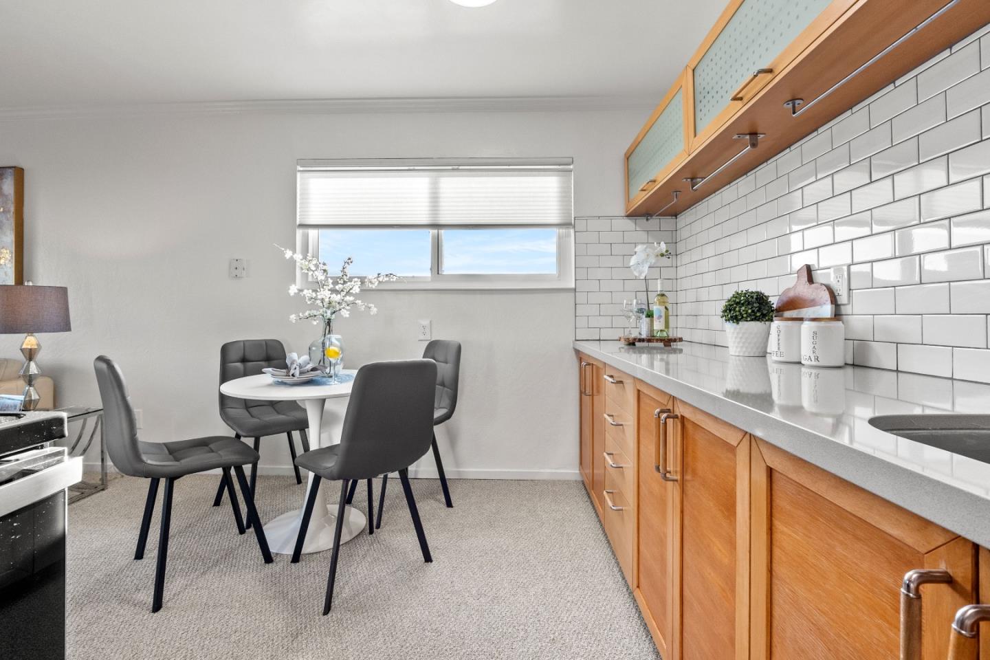 Detail Gallery Image 11 of 27 For 321 Warwick Ave #302,  Oakland,  CA 94610 - 2 Beds | 2 Baths