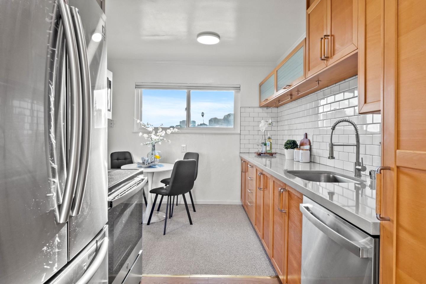 Detail Gallery Image 12 of 27 For 321 Warwick Ave #302,  Oakland,  CA 94610 - 2 Beds | 2 Baths