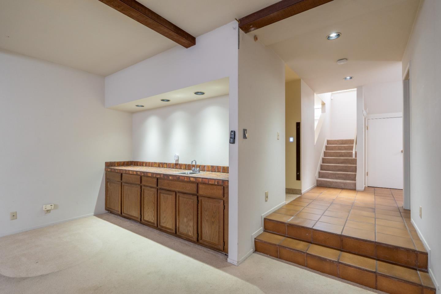 Detail Gallery Image 6 of 32 For 7 via Joaquin #11,  Monterey,  CA 93940 - 2 Beds | 2/1 Baths