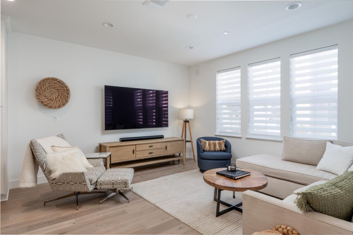 Detail Gallery Image 11 of 35 For 2772 Telegraph Blvd, Marina,  CA 93933 - 3 Beds | 2/1 Baths