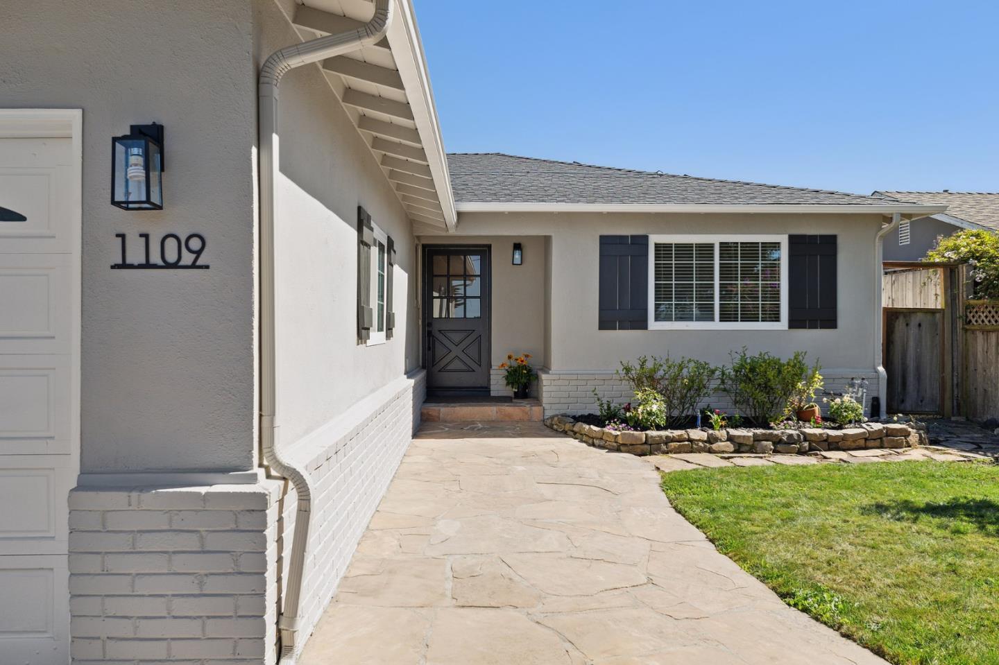 Detail Gallery Image 3 of 39 For 1109 Acacia St, Montara,  CA 94037 - 3 Beds | 2 Baths