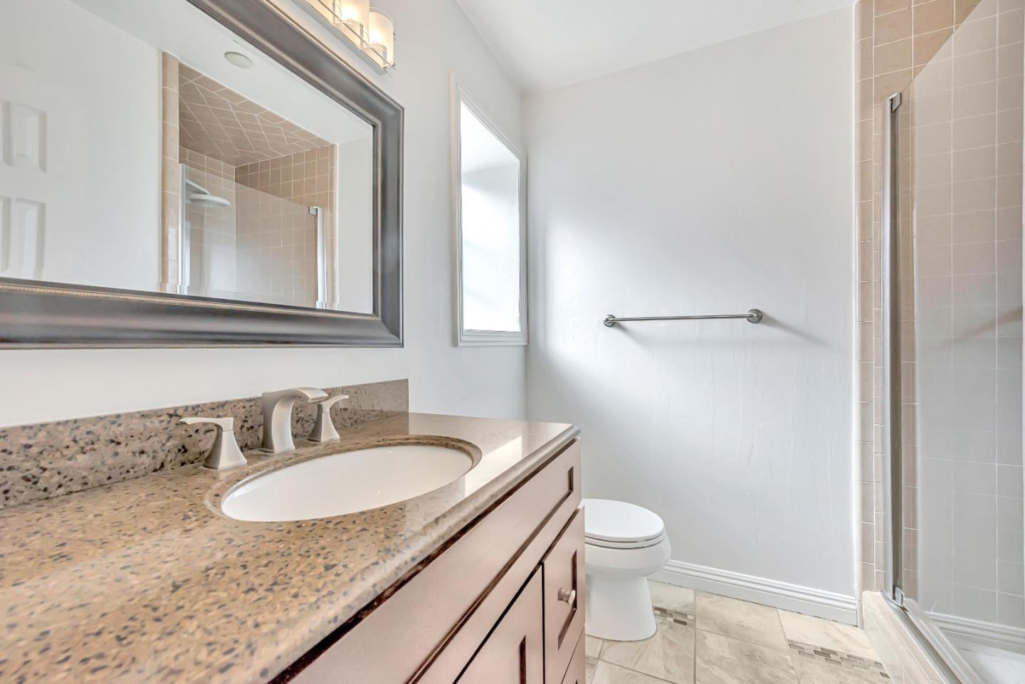 Detail Gallery Image 14 of 25 For 1432 San Carlos Ave #3,  San Carlos,  CA 94070 - 2 Beds | 2/1 Baths